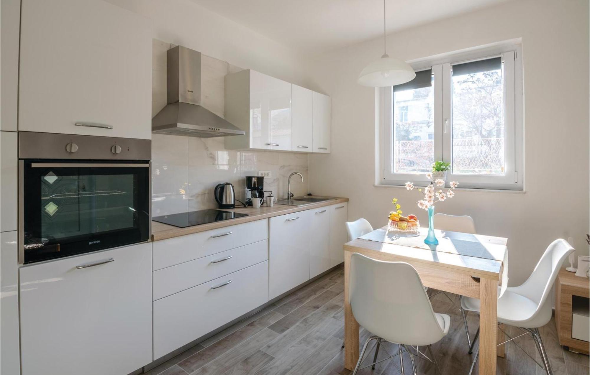 1 Bedroom Gorgeous Apartment In Задар Екстер'єр фото
